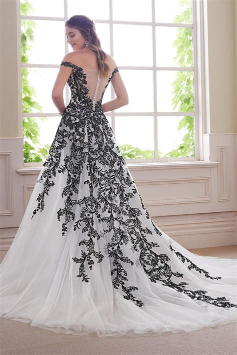 Black and White Wedding Dresses: Timeless Elegance Unveiled