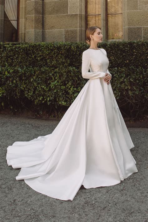 Long Sleeve Wedding Gown: Elevate Your Bridal Look in Style