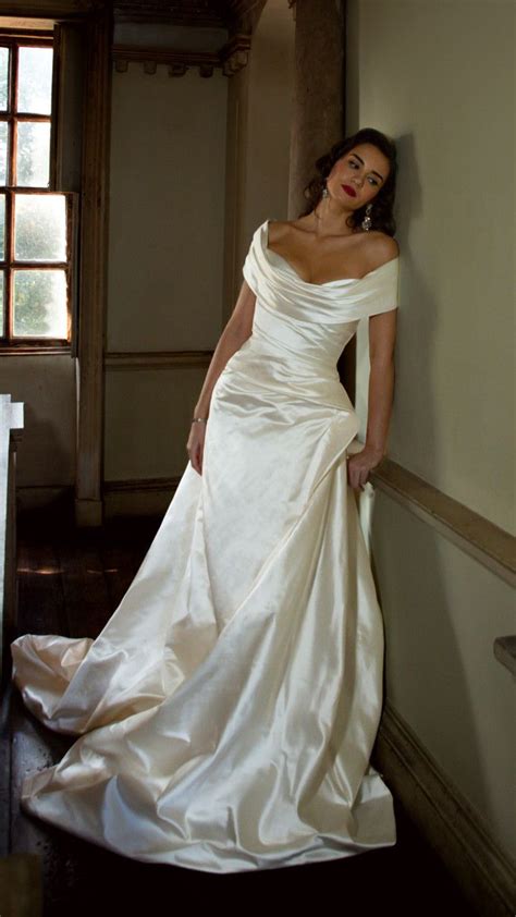 Old Hollywood Bridal Gowns: Timeless Elegance Unveiled